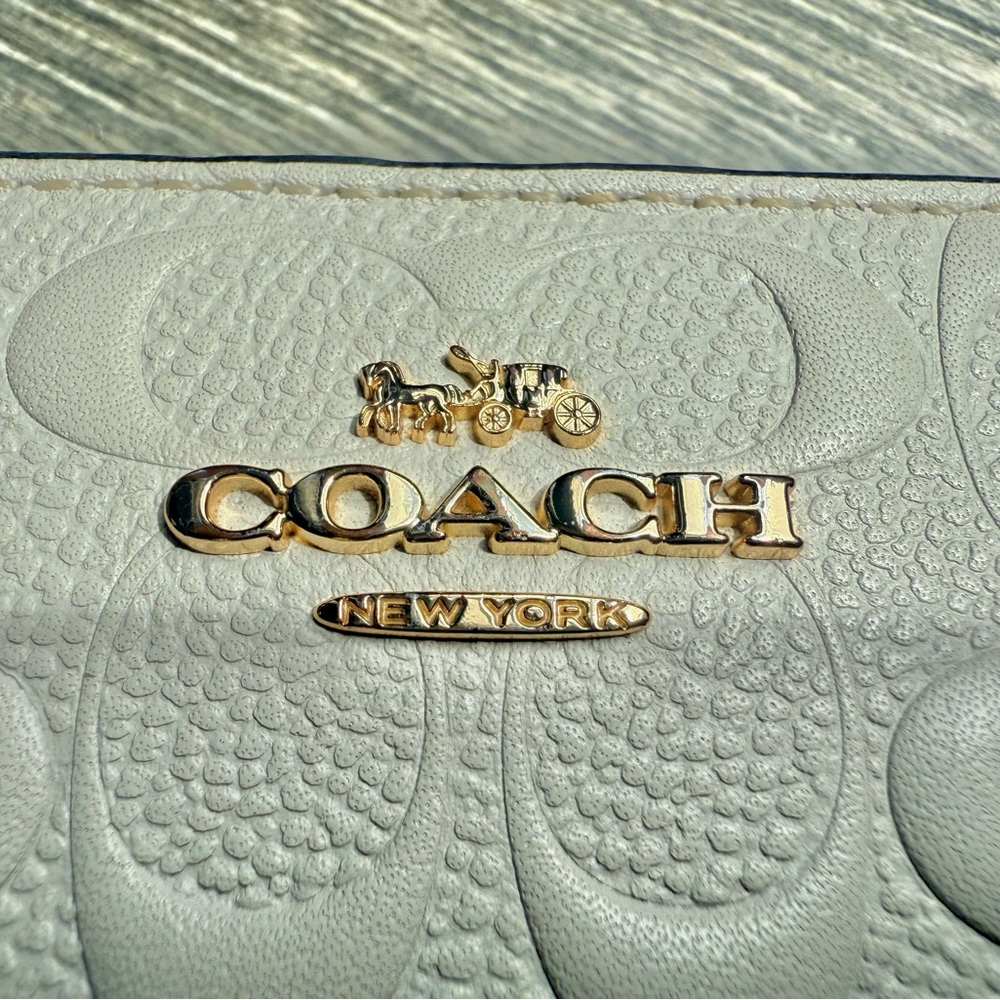 Coach White Embossed Wallet - Picture 3 of 12